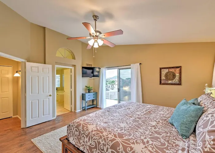 Hot Tub & Pool: Stunning Goodyear Near Lakes *