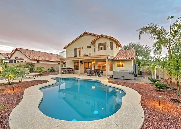 Hot Tub & Pool: Stunning Goodyear Near Lakes